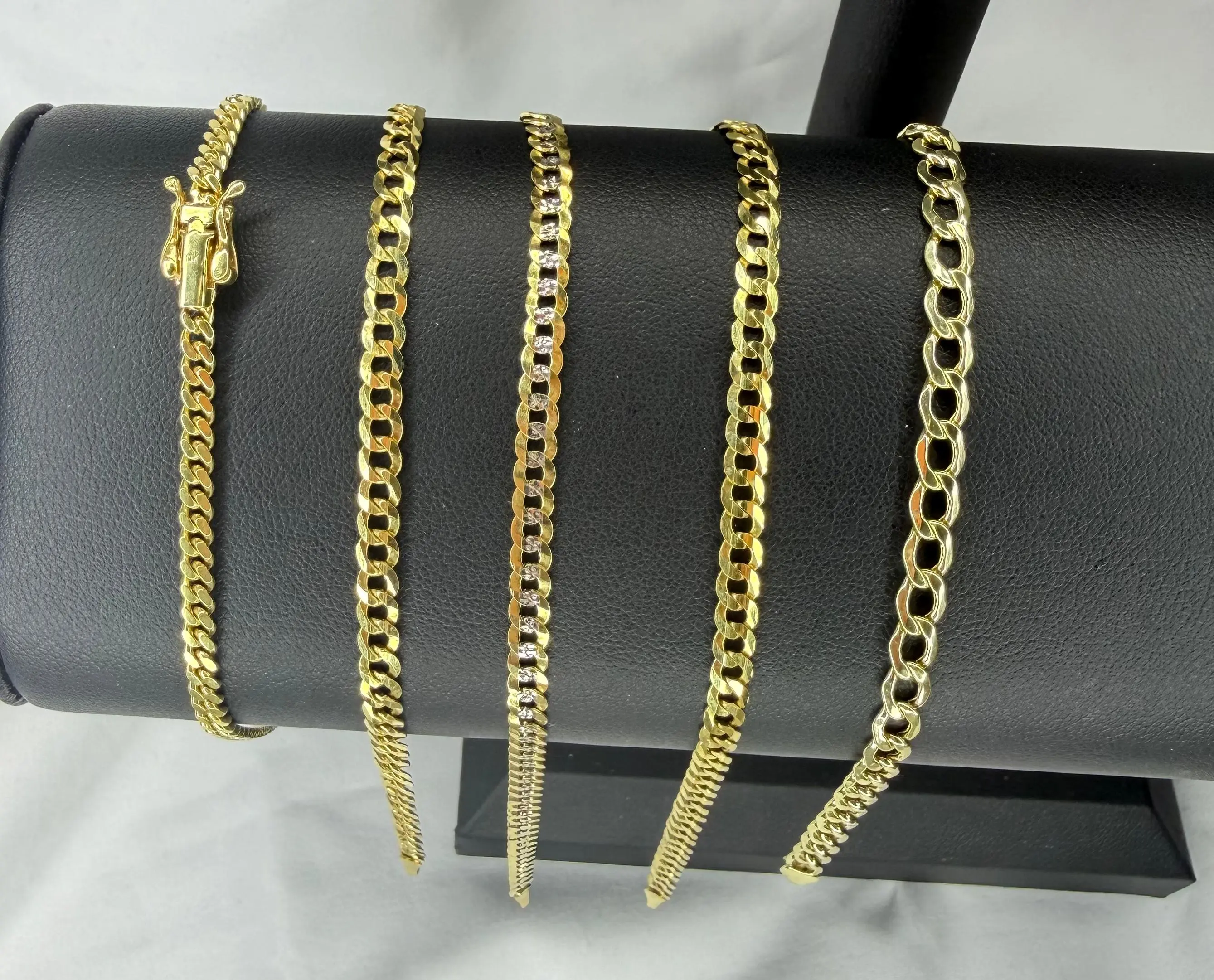 Elegante pulsera de estilo dible filo y modelo cubana   en oro real 10k