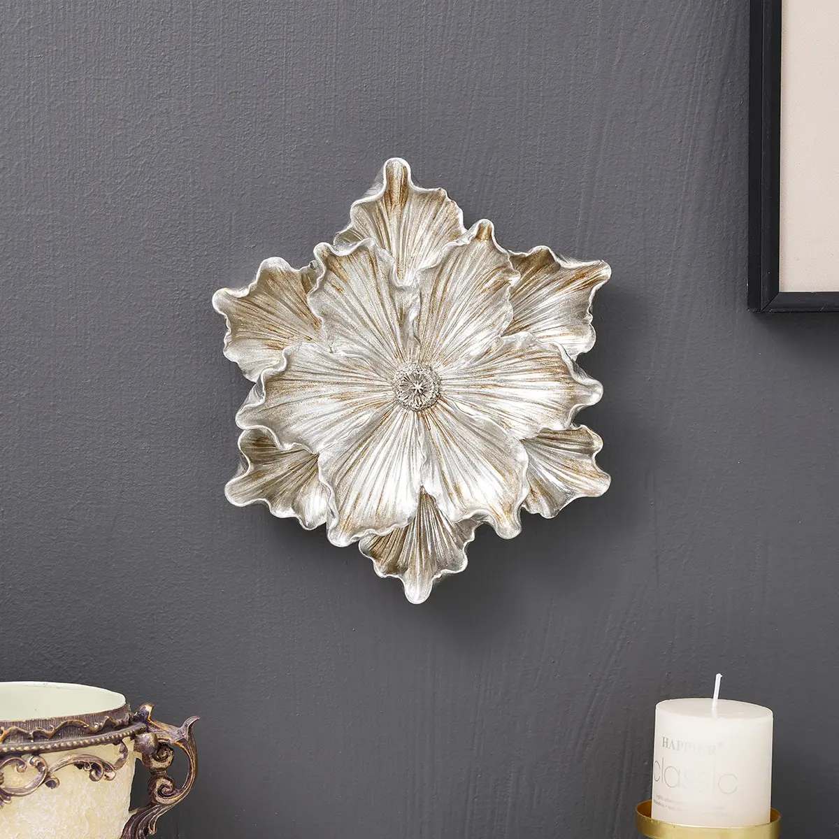 European Palace Style Lotus Decoration Wall Hanging, Hanging Room Decor, Resin Silver Color Wall Art, Home Hotel Party Photography Prop, Home Decor Ornaments, Floral Decor Contrast, Aesthetic Design, Decoration Items
