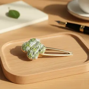 Handmade Four-Leaf Clover Fabric Hair Clip, Textured Side Clip, Sweet Girl Korean Bangs Clip, Style