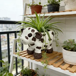 1PC Super Cute Creative Cow Planter, Cartoon Animal Shaped Desktop Decor Resin Flower Pot, Home Decor Pots, Unique Pots, Suitable for Home Balcony, Office Green Plant Pot Container It can also be given as a gift to friends!