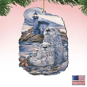 Designocracy 8591572-JB-S2 5 x 5.5 in. Starlight Otter Lighthouse Wooden Ornaments - Set of 2