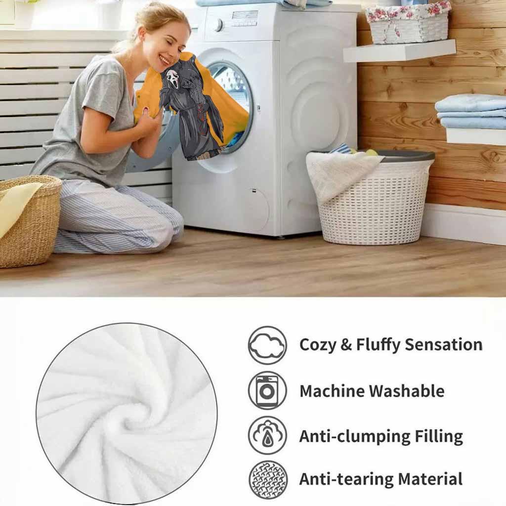 Couple Ghost Mask Flannel Blanket Horror Movie Art Print Design Soft Warm Plush Throw Cozy Decorative Home Blanket Perfect for Halloween Party Bedroom Decor Movie Night Unique Gift for Fans