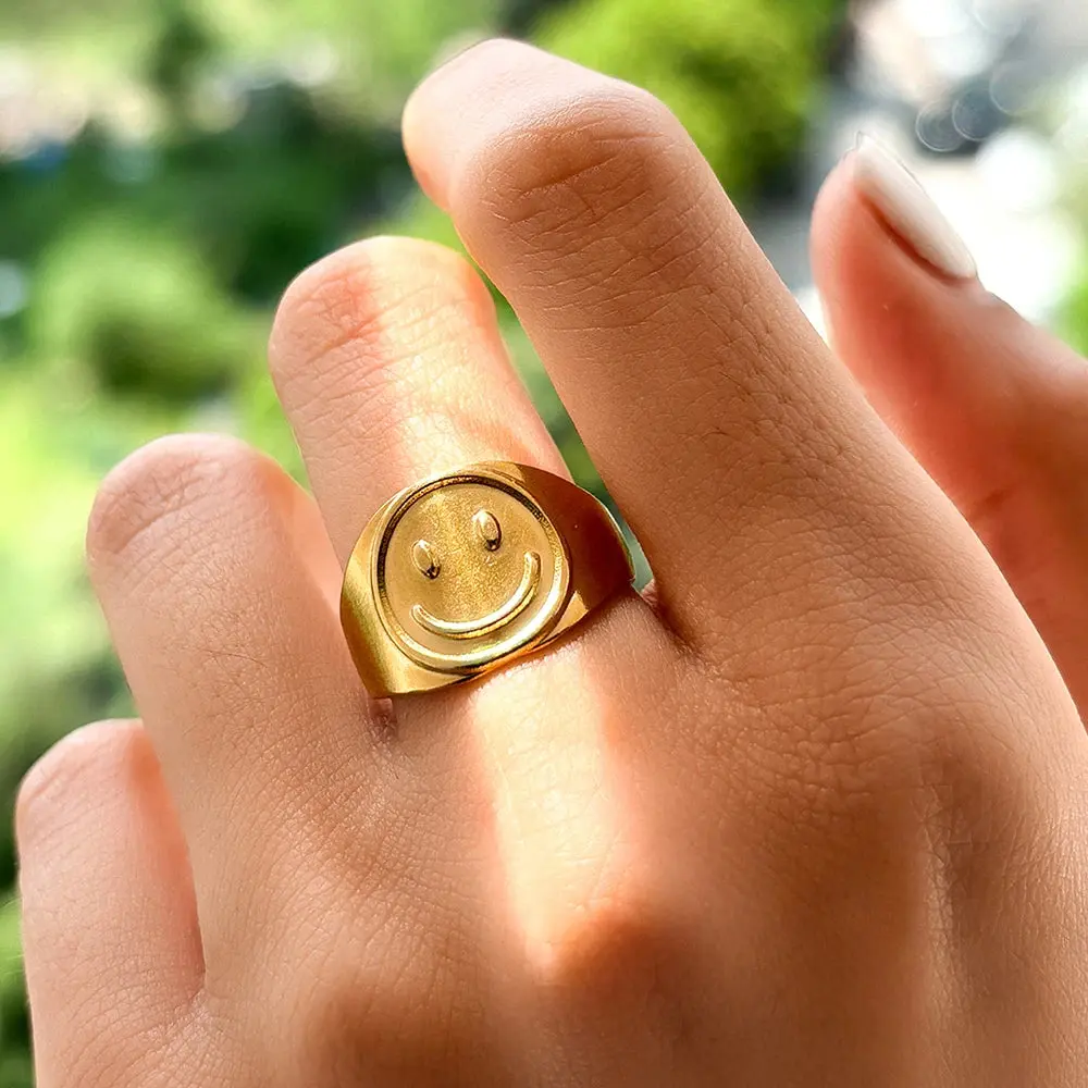 Meani Gold Smiley Face Ring