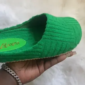 Embossed Sandals - Green Round Toe