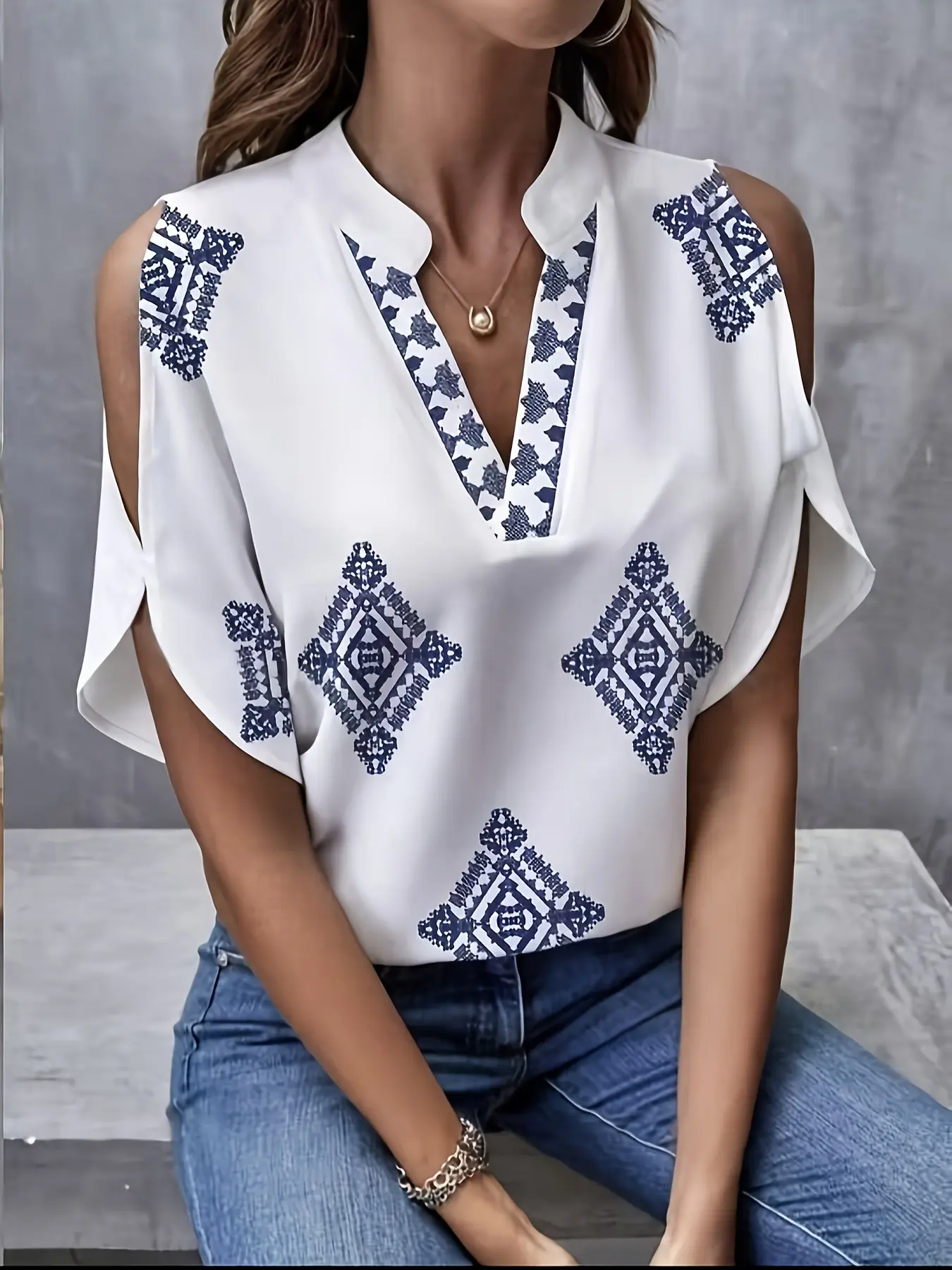 Women's Summer Commute Loose Short Sleeve Geometric Printed Shirt Blouse, Fashion V Neck and Cutout Shoulder Design Top, Stylish Casual Elegant Chic Wear
