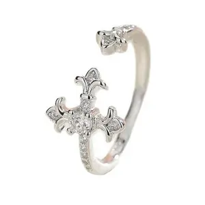 Iris flower zirconia ring - a unique design featuring exquisite and luxurious sparkling diamonds, a cross-shaped flower motif, for the ring on the index finger.A gift for your girlfriend. high quality fashion accessory sparkle detail birthday elegant