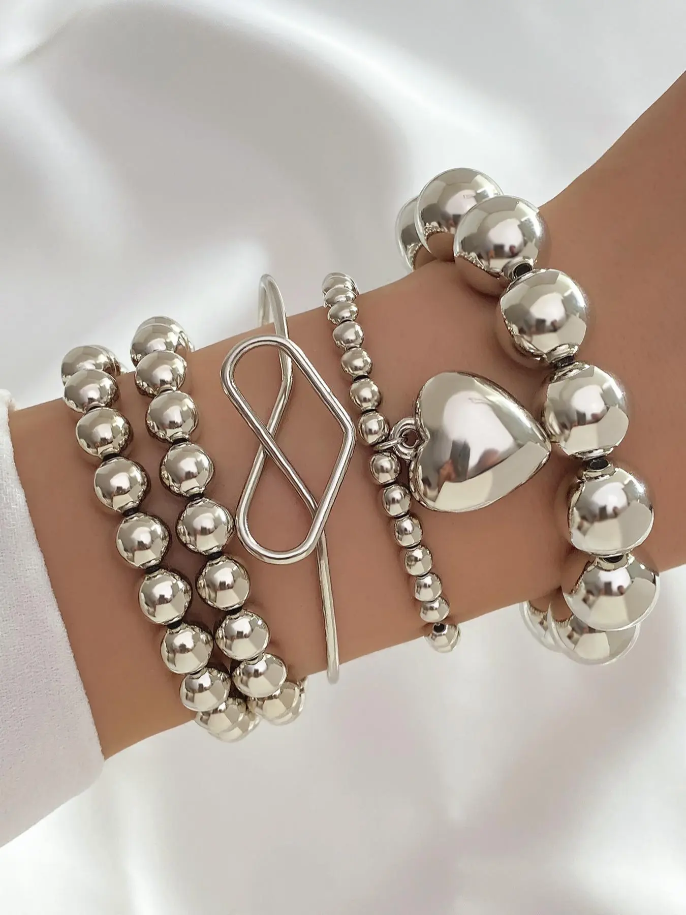 5pcs Minimalist Heart Design Beaded Bracelet For Women For Gift, Fashion All-match Jewelry, Fashion Bracelets, Fashionable Bracelet