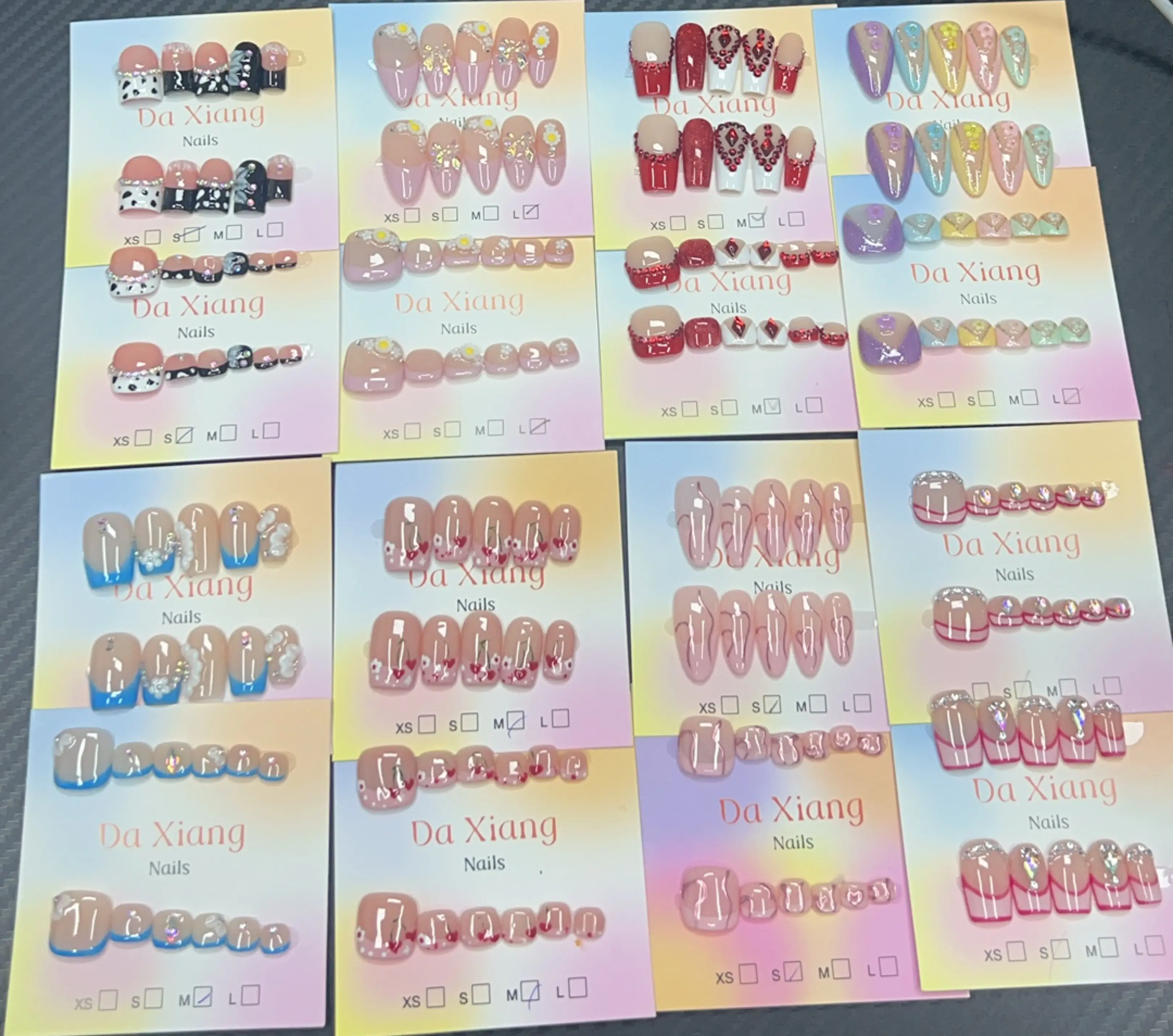 Lili(9829)gc.30$8set nails with toenails match ，With randomness, different styles and combinations  (If you need a specific type, you can make a note or come live choose )