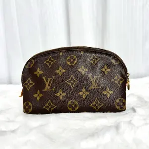 Pre-owned Louis Vuitton Monogram Shell Shaped Cosmetic Pouch|21018024