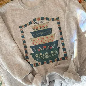 Vintage Pyrex Sweatshirt, Retro Kitchenware Crewneck, Classic Pyrex Mixing Bowl Graphic Pullover, Cozy Gift for Collectors & Homemakers