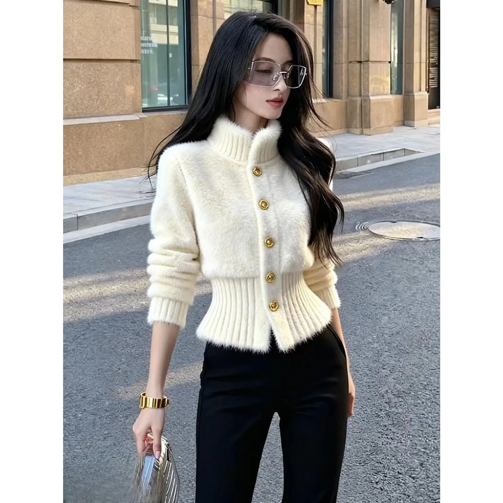 Elegant Noble Lady Style White Fluffy Waist Cinched Winter Coat for Women Super Chic Polyester Material