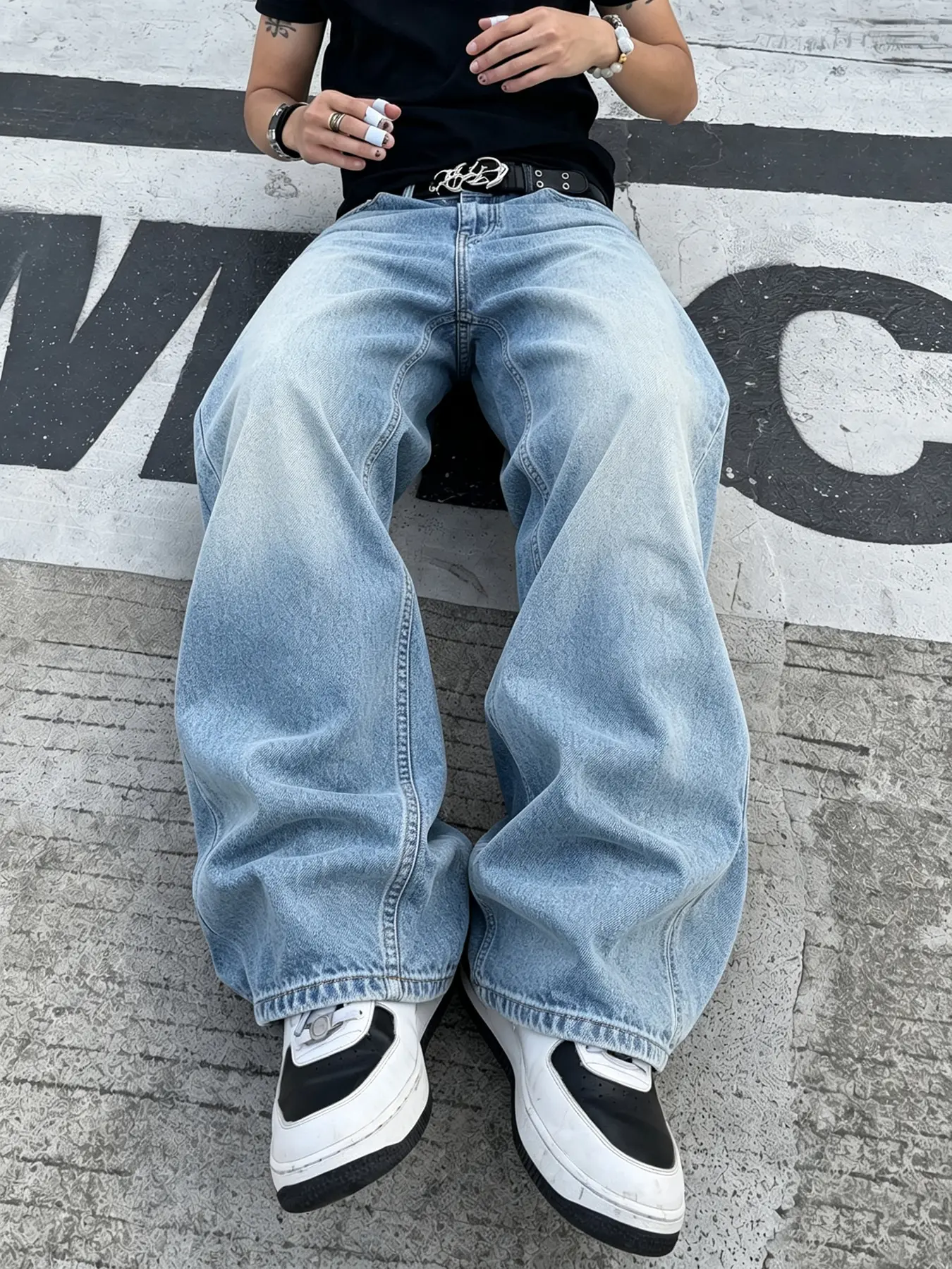 Men's Baggy Wide-Leg Jeans for Casual Streetwear, Relaxed Fit Washed Denim with Stacked Hem and Roomy Leg