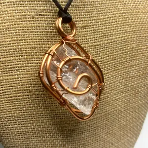 Clear quartz energy amplifier pendant