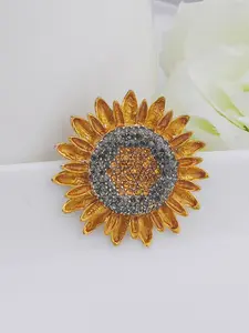 Shiny Sunflower Brooch Pin, Elegant Women & Girls Accessory, Ideal Gift for Her, Multifunctional Fashion Statement Piece