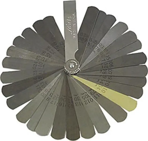Lisle Thickness & Feeler Gauges - 3 1/2" Long, 31 Precision Blades, Deluxe Physical Measuring Tool for Tools & Hardware Applications