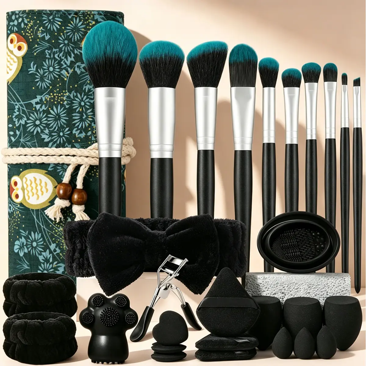 Makeup Brush Set Soft Synthetic Face Eye Detail Brushes All‑In‑One Beauty Kit Beauty Sponges Powder Puffs Plush Bow Hair Accessories Eyelash Curler Paw‑Shape Silicone Brush Cleaner Washing Bowl Makeup Tools For Beginners Daily Travel