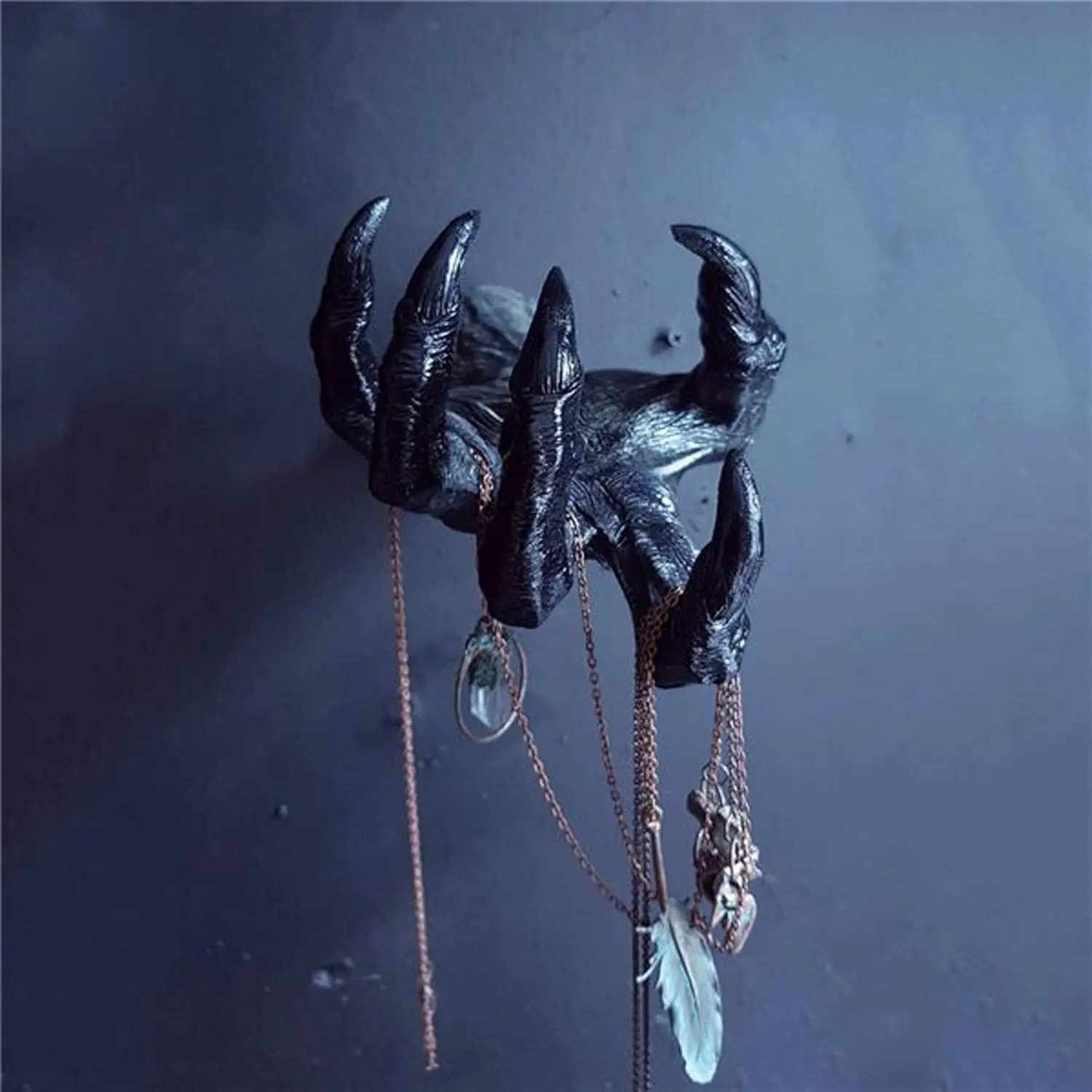 Witch Hand Key Holder Wall Mounted Hooks- Spooky Gothic Home Decor for Kitchens Bedrooms - Multifunctional Hooks Decorations Hanging Keys Jewelry Decoration Creative Props for Living Room Decorations-Black