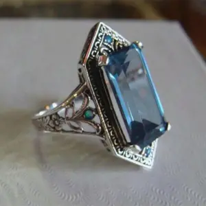 Vintage Style Women's Sapphire Ring with Natural Gemstone, Perfect for Engagements, Anniversaries, or Elegant Jewelry Collection