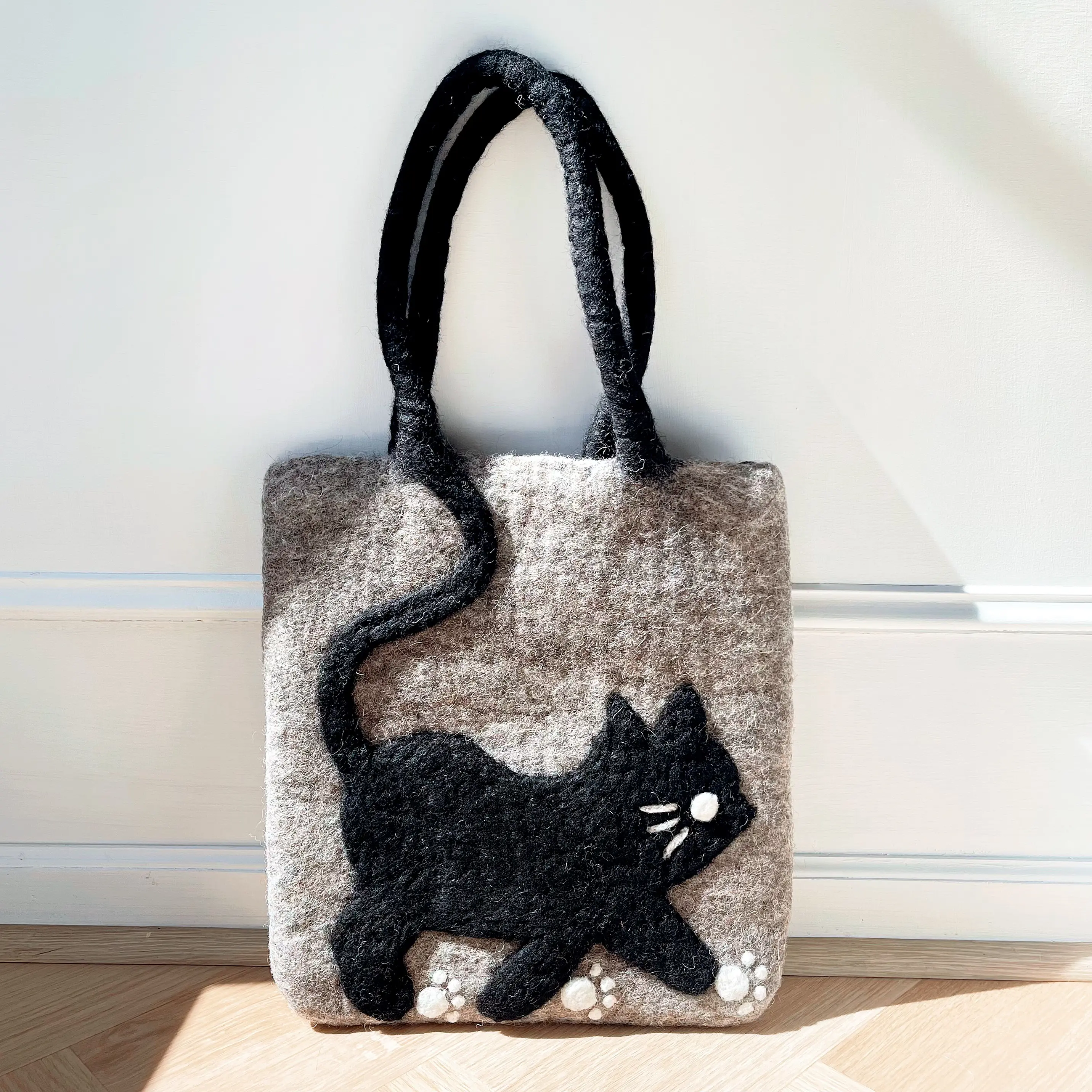 WOOLFOO Paw Trail Tote Wool Felt Handmade Bag Black Cat Cute Lightweight Durable Design Gift for Her Grey Body with Black & White Accents 13.5" x 11.3"