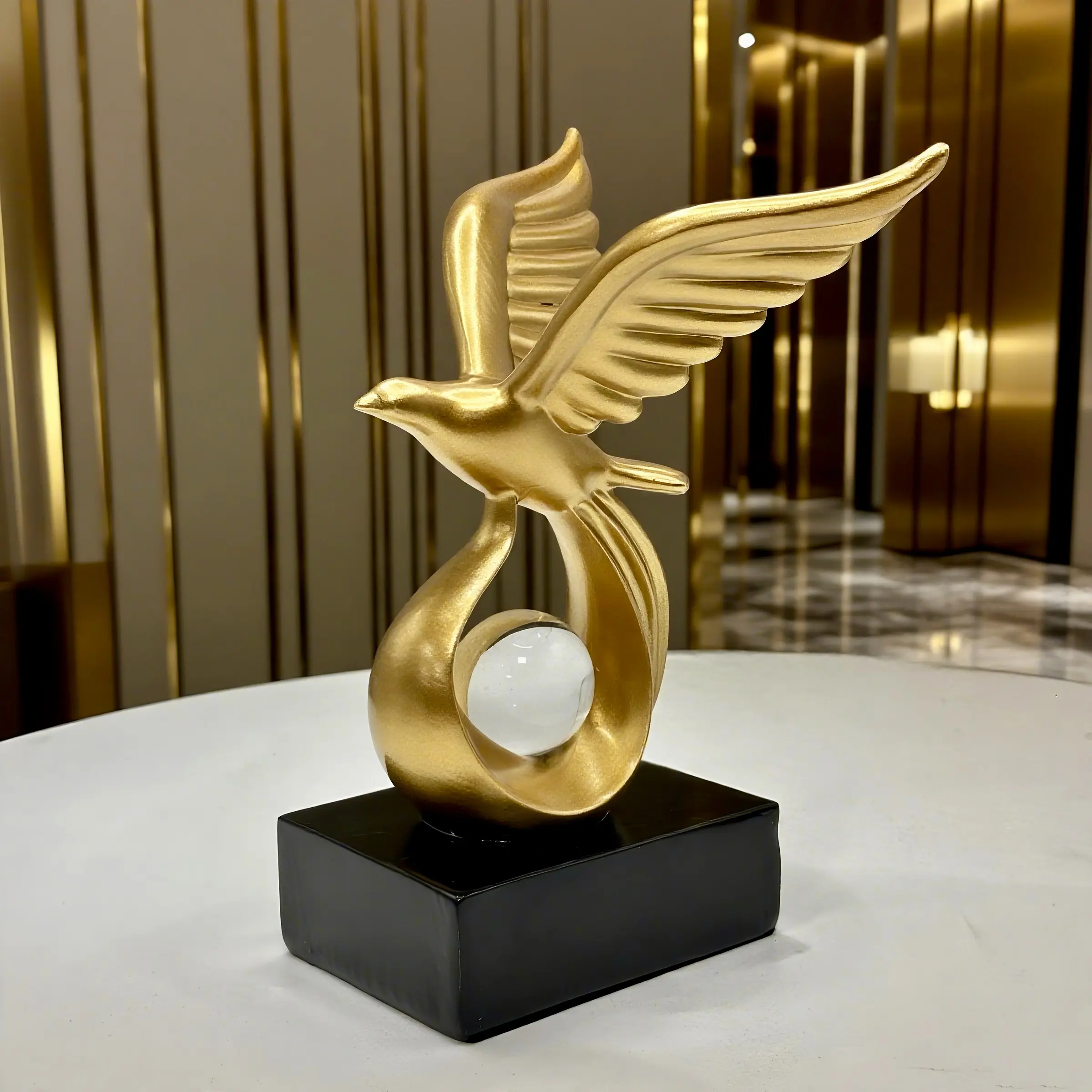 Three-Color Grand Vision Phoenix Display Piece, Nordic Luxe Style with Crystal Ball, Living Room Wine Cabinet Office Decoration Gift Craft, Home Decor Statue, Modern Home Decor, Resin Figurine Statue