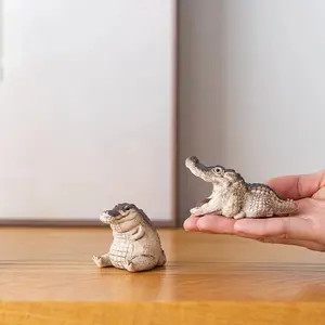 Mini Crocodile Desktop Ornament Figurine Resin Decorative Animal Sculpture Crocodile-Shaped Tea Lover's Desk Companion Tea Room Gift
