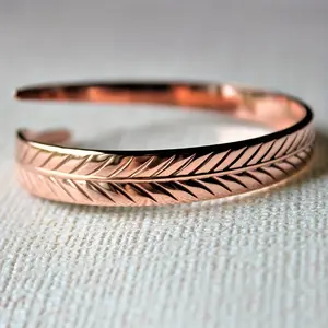 Boho Chic Simple Copper Cuff Bangle for Women • Elegant No Plating Leaf Design • Ideal for Daily Wear & Versatile Jewelry Accessory • Perfect for Any Outfit • Great for Mother or Girlfriend (1 Piece)