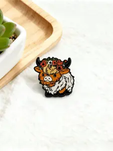 Cute Highland Cow Enamel Pin | Floral Crown Brooch with Whimsical Animal Design | Adorable Lapel Pin for Animal Lovers & Country Aesthetic Enthusiasts | Gift for Nature & Cute Style Fans | Durable Metal Pins