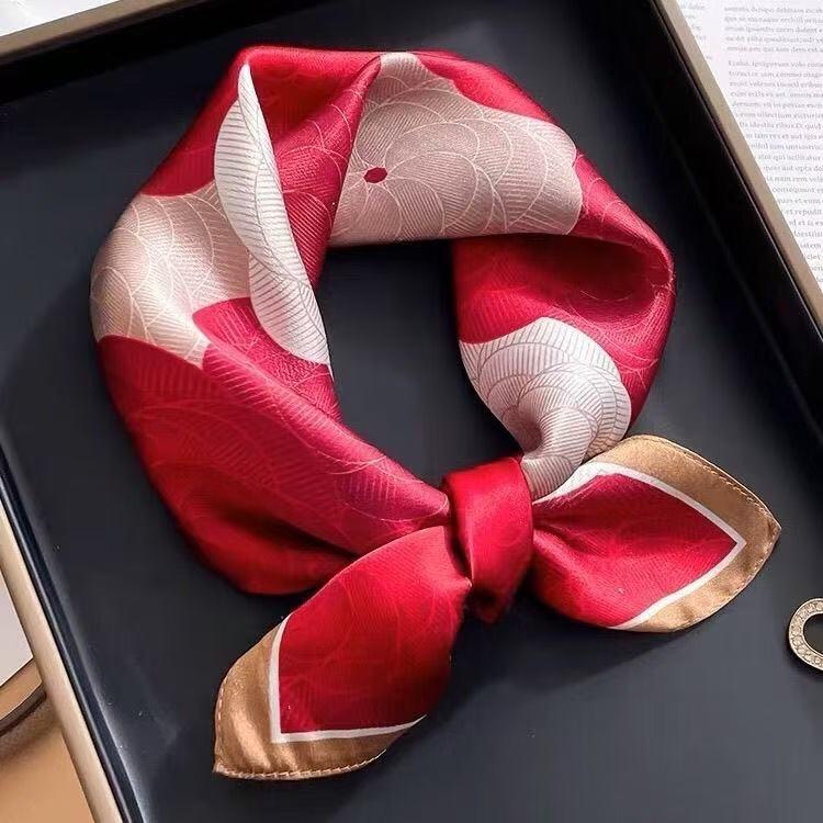 Women’s scarf, fashionable square scarf, elegant fashion accessory, suitable for all seasons, satin scarf, genuine silk scarf, ideal for professional women, travel enthusiasts, office workers, and everyday use.