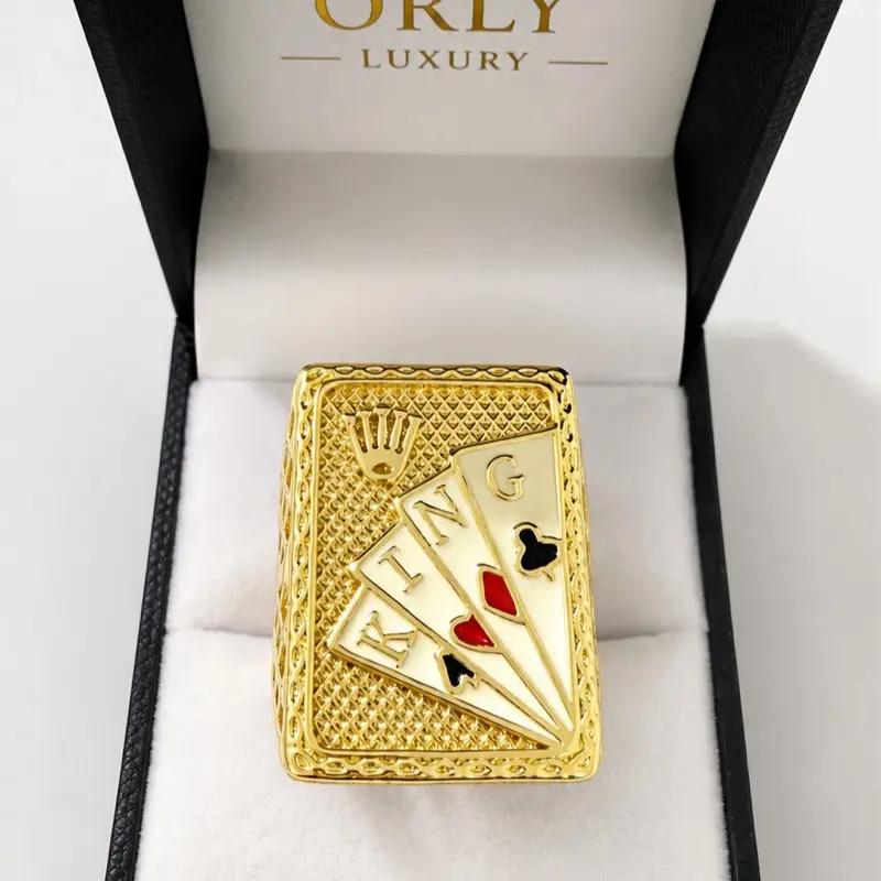 Anillo King Cartas Acero Inoxidable Bañado en Oro 14K Resistente al Agua