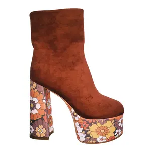 Suede Floral Platform Boots, 70's Shoes, 70's Fashion, Fall Fashion, Retro Style, Chunky Platform Heels, 70's Outfit