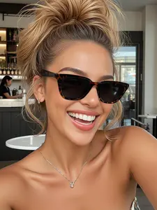 Women's Cat Eye Frame Glasses, Trendy Casual Full Rim Glasses for Everyday Use, Fashion Accessories for Outdoor Activities