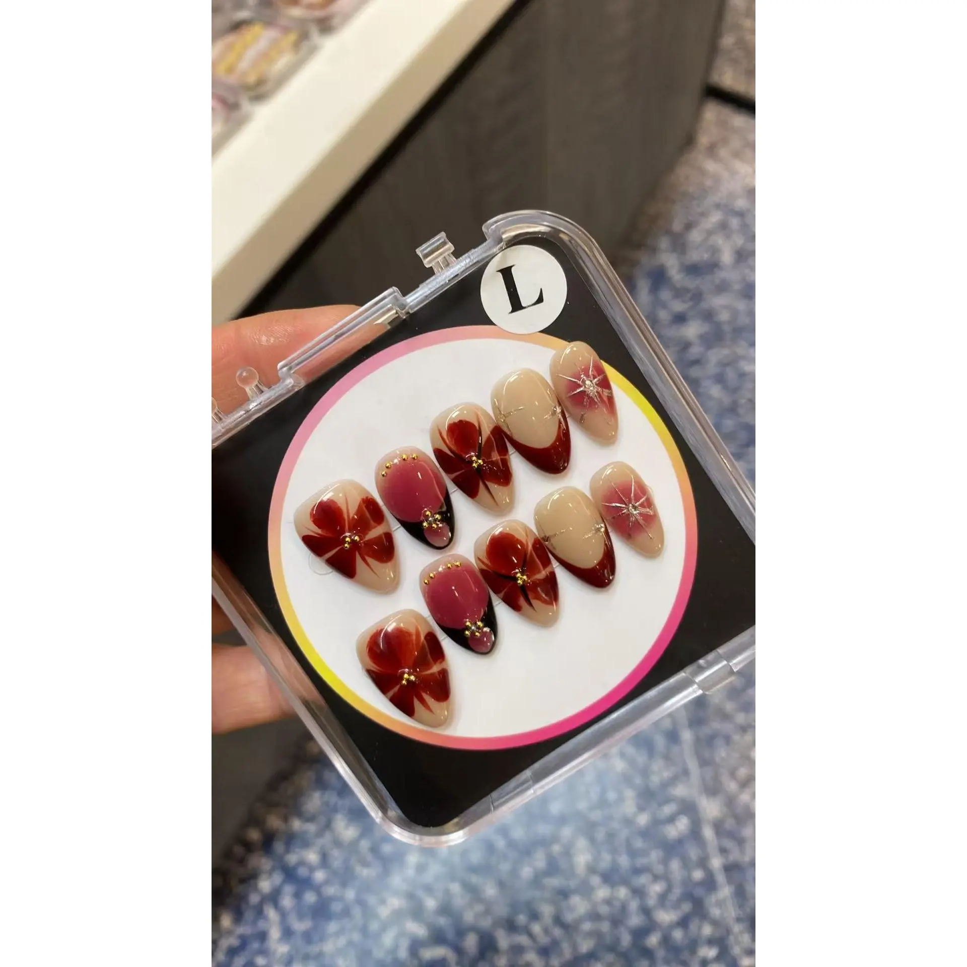 press-on nails ＄35            002