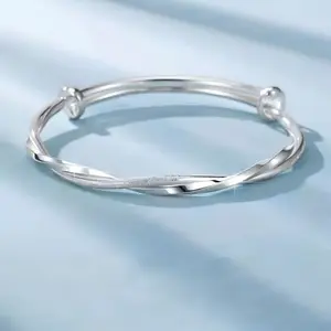 Women’s bracelet, Möbius ring bracelet, silver-plated adjustable bracelet, couples’ bracelet, sparkling star sliding bracelet, suitable for everyday wear; women’s jewelry—Valentine’s Day, Mother’s Day, and Festival gifts