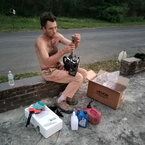 62cc Gas Chainsaw 3.8 HP Gas Powered 20 inch Chainsaw For Wood Cutting