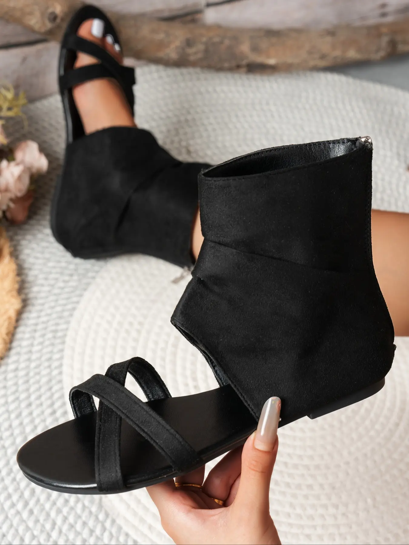 Sandal Boots with Bow Decoration, Women's Fashionable Footwear for Trendy People, Suitable for Casual and Evening Wear, Rubber, Design, Lightweight Sandal, Elegant Fashionable Sandals