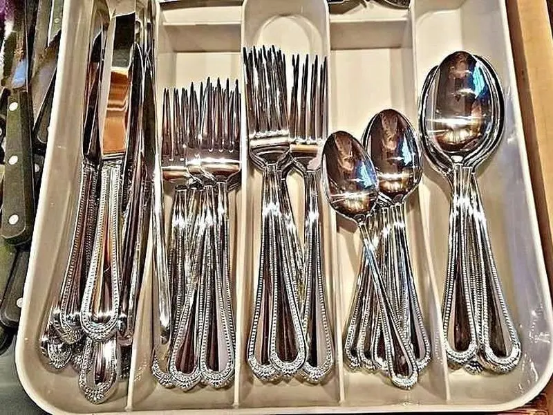 20 Piece Silverware Set Stainless Steel Flatware Set for 4 Food Grade Cutlery Utensil Set Include Knife Fork Spoon