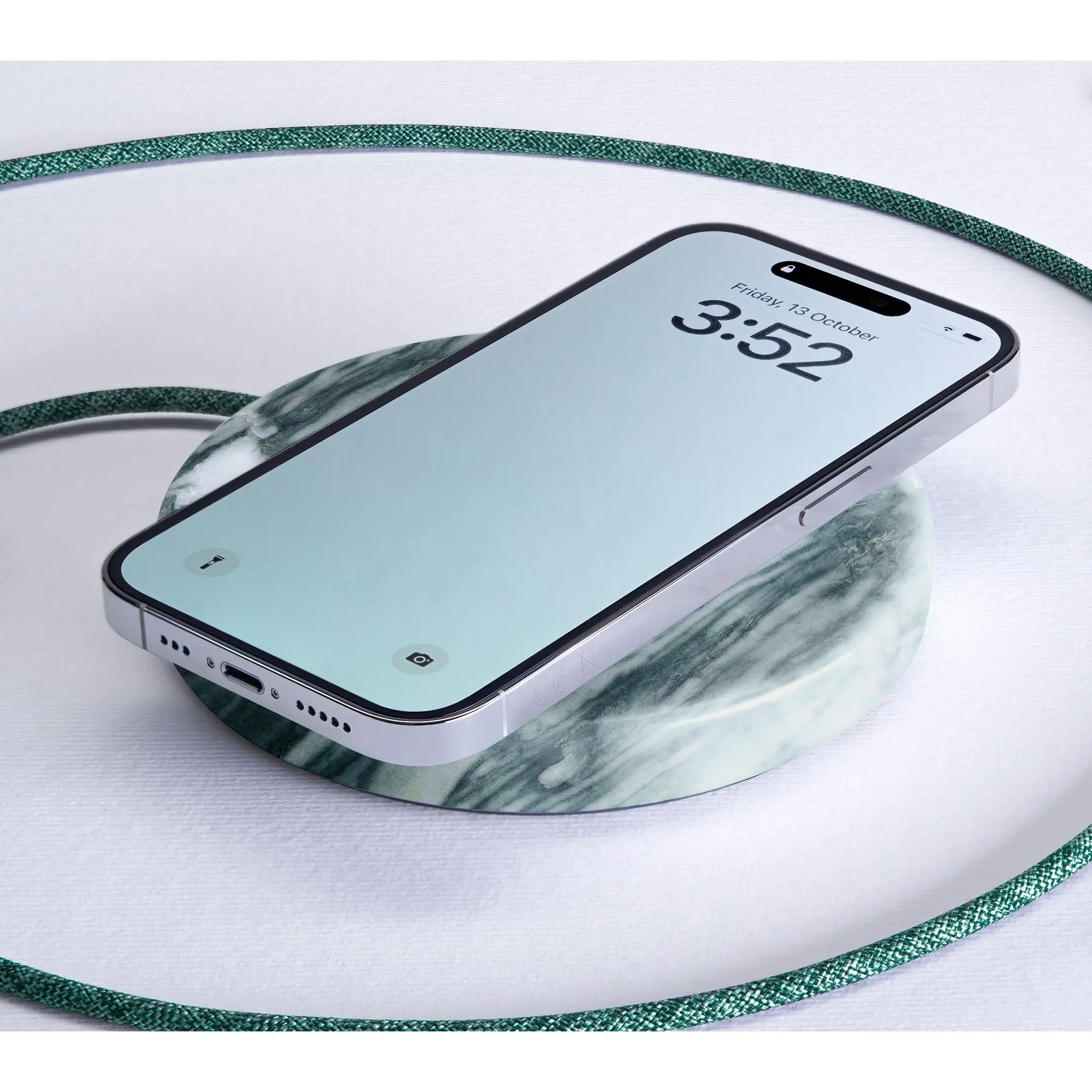 Einova Classic Stone 10W Wireless Charger with USB-C Cable Einova Classic Stone 10W Wireless Charger with USB-C Cable