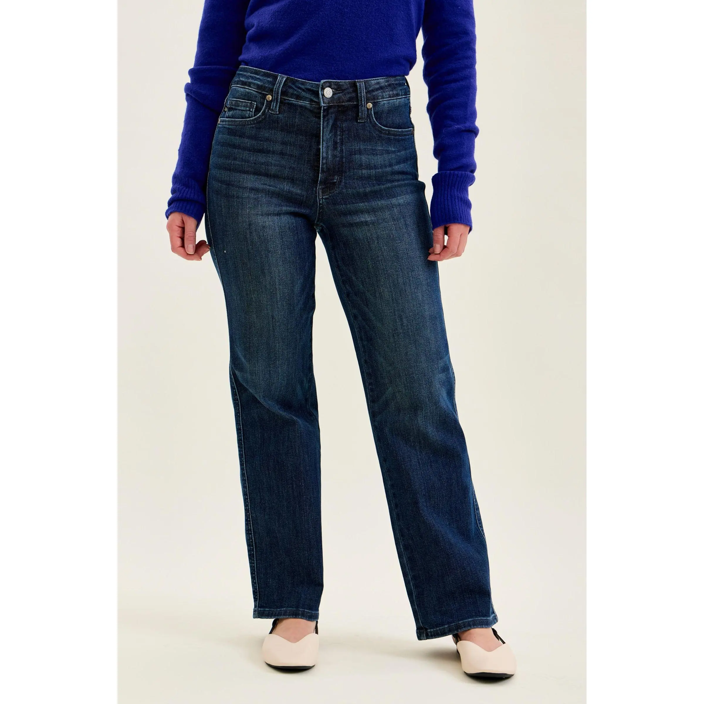 Judy Blue Women's Mid-Rise Straight-Leg Tummy Control Jeans - 14w,16w,18w,20w,22w, Front Rise 9.25", Hips 36", Normal Type, All Seasons, Smooth Stretch Cotton-Rayon Denim, Smooth Panels, Hip-Flattering, Comfortable, Classic, Cold Wash, Casual Bottoms