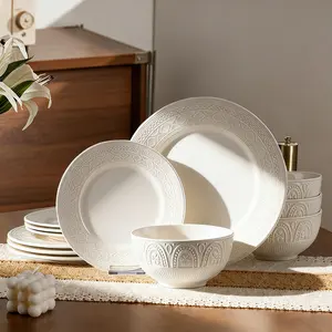 A set of 12 ceramic dinnerware, a complete set of tableware, featuring pure white porcelain. It can be washed in a dishwasher and heated in a microwave oven, making it suitable for a variety of dining occasions, including Western and Chinese cuisine.