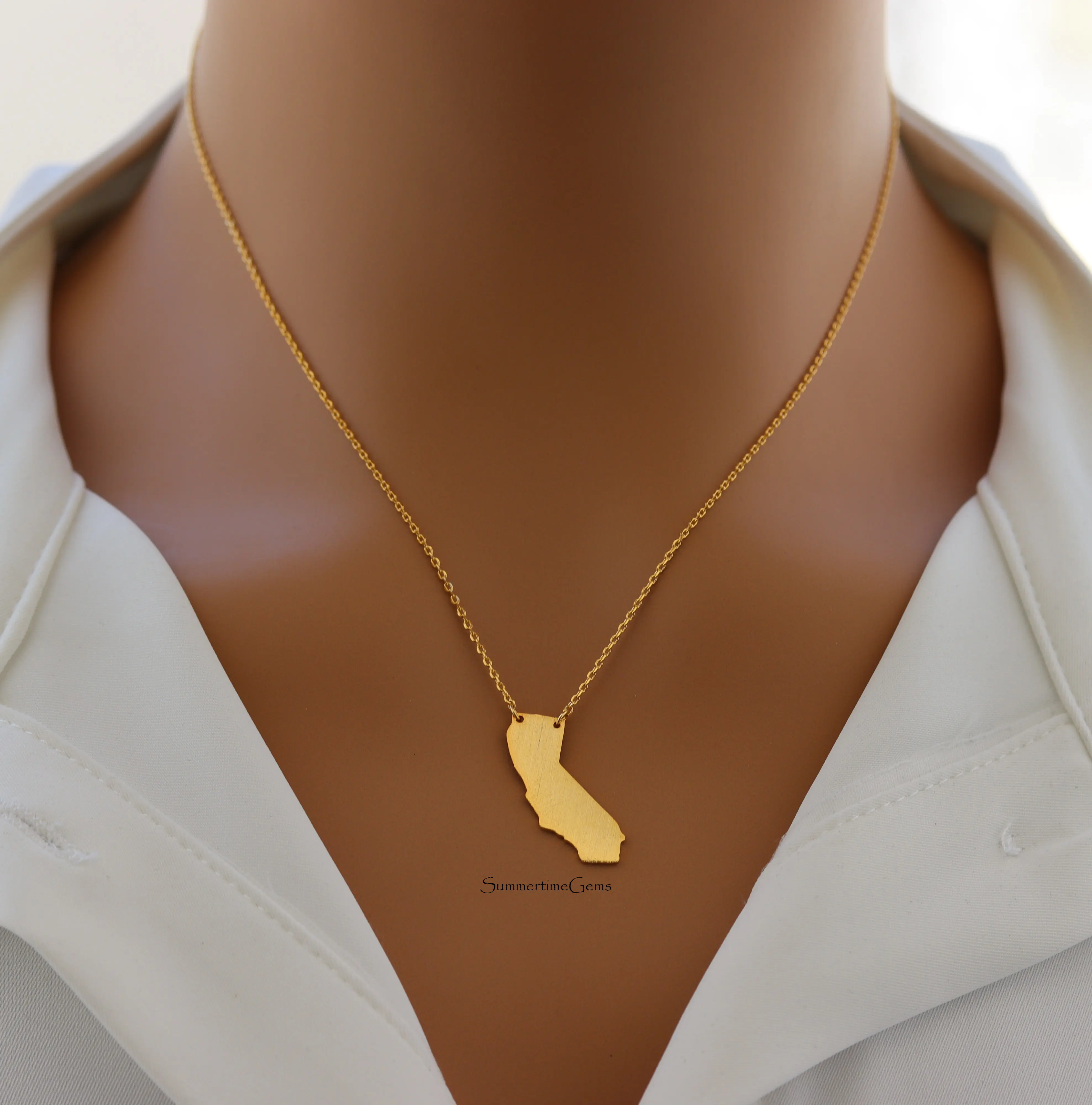 18K Gold Plated Dainty Brushed California State Pendant Necklace – Minimalist CA Jewelry for West Coast Vibes