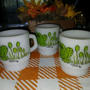 Hildi Hand Crafted Tea Cups with Green Frog Design on White Background - Handmade Drinkware
