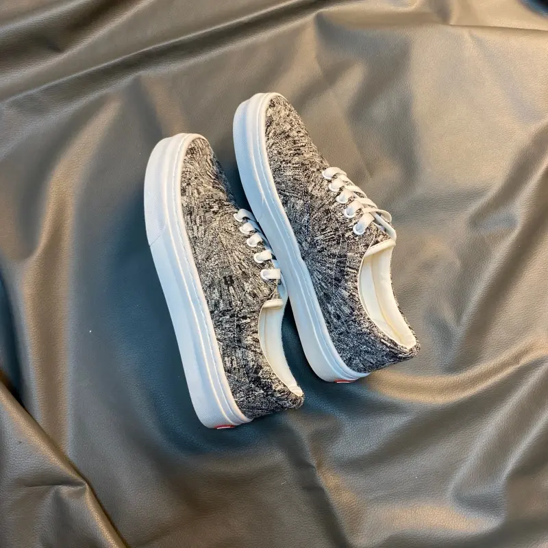Houndstooth Chunky Sneakers, Unisex Japanese Retro Style Canvas Low-Tops for Daily Walking and Skating, Plaid, Rope Laces, Sports Shoes, Athletic, Footwear, Low Top, All Seasons, Daily Wear, Unisex Sizing, Breathable, Preppy, Daily Walks