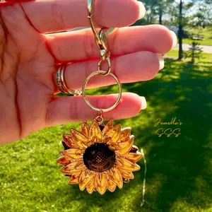 Sunflower Keychain Fashion Accessory - Golden Sunflower Design for Keychains, Perfect for Everyday Use