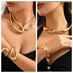 Choker popular geometric distortion double-layer collar high-end sense simple and exquisite bracelet women