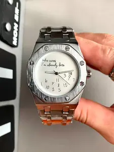 Men's Steel Band Watch, Round Dial Design, Graffiti Number Pattern, Casual Vintage Fashion, High-End Men's Watch, Stainless Steel Watches, Trendy Gift Recommendation