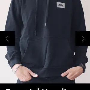 Essential hoodie