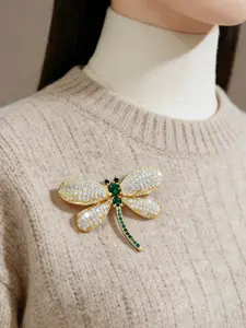 Elegant Crystal Dragonfly Brooch for Women, Stylish Lapel Pin Accessory, Perfect for Coats & Jackets Decoration