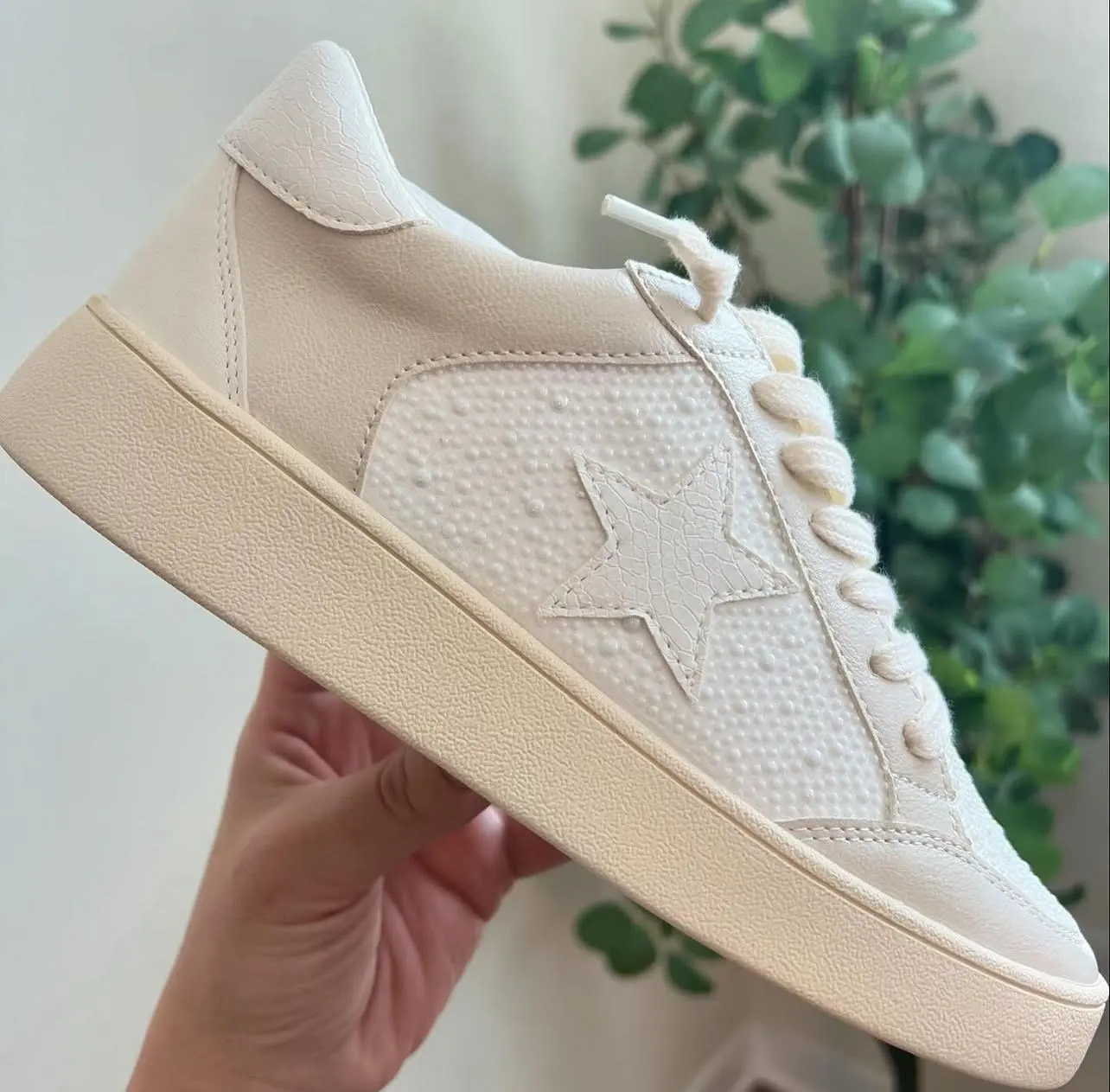 Mia Star Sneakers