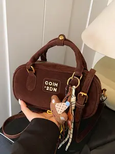 Niche design classic retro brown fashionable versatile shoulder crossbody bag, with cute bear pendant, exquisite   handbag, multiple colors available, suitable for daily commuting, shopping, dating, etc. Elegant commuter bag