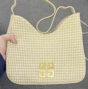 Pre-owned GIVENCHY 1 Shoulder Bags Shoulder Bag with Pouch YX